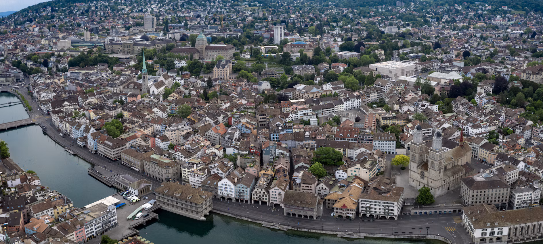 Die Zürcher Altstadt mit der Limmat aus der Vogelperspektive